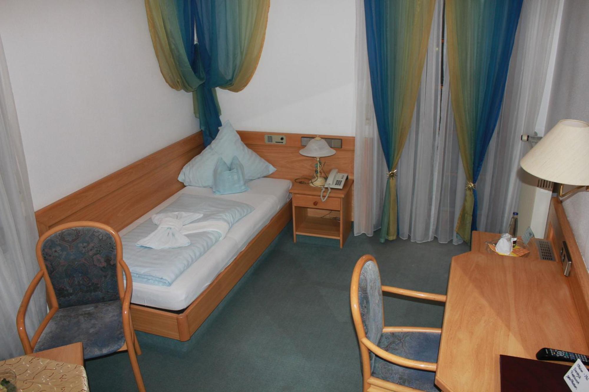 Landgasthaus&Hotel Kurfer Hof Bad Endorf Zimmer foto